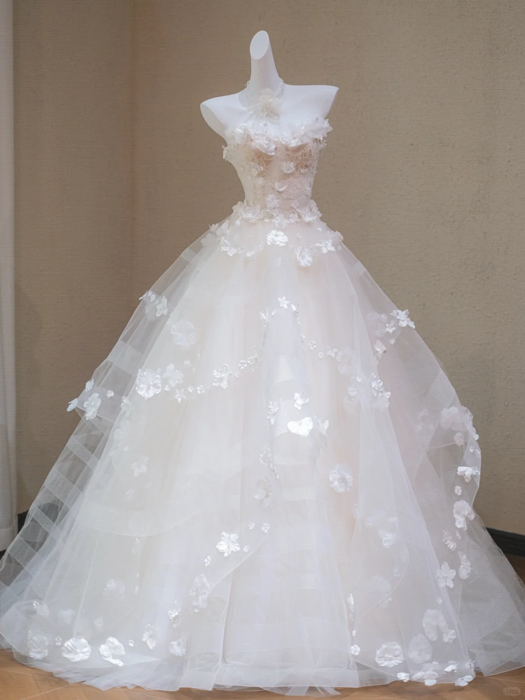 Fairy Ball Gown Strapless Tulle Applique Long Wedding Dresses