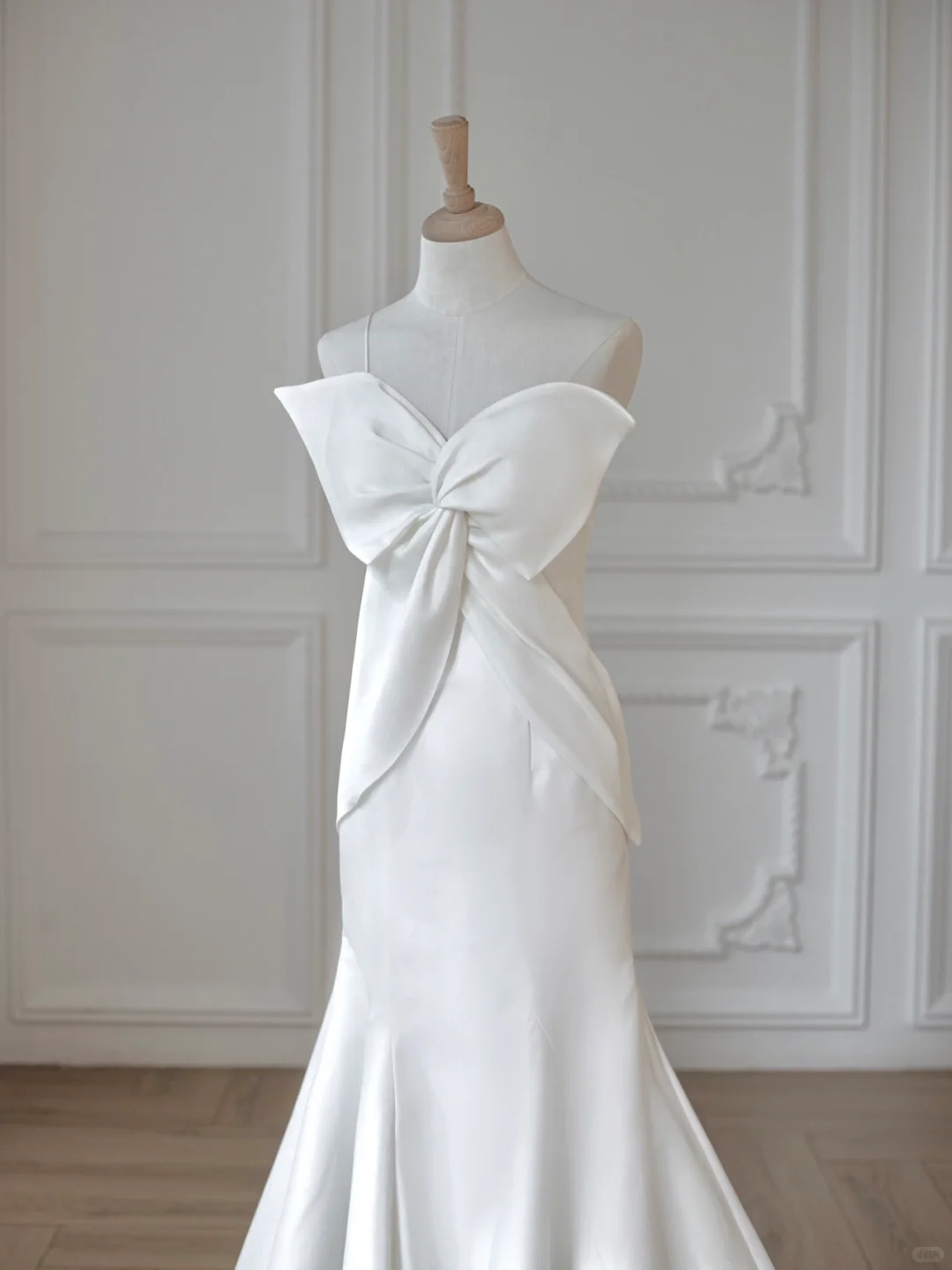 Unique Mermaid One Shoulder Strap Satin Long Wedding Dresses
