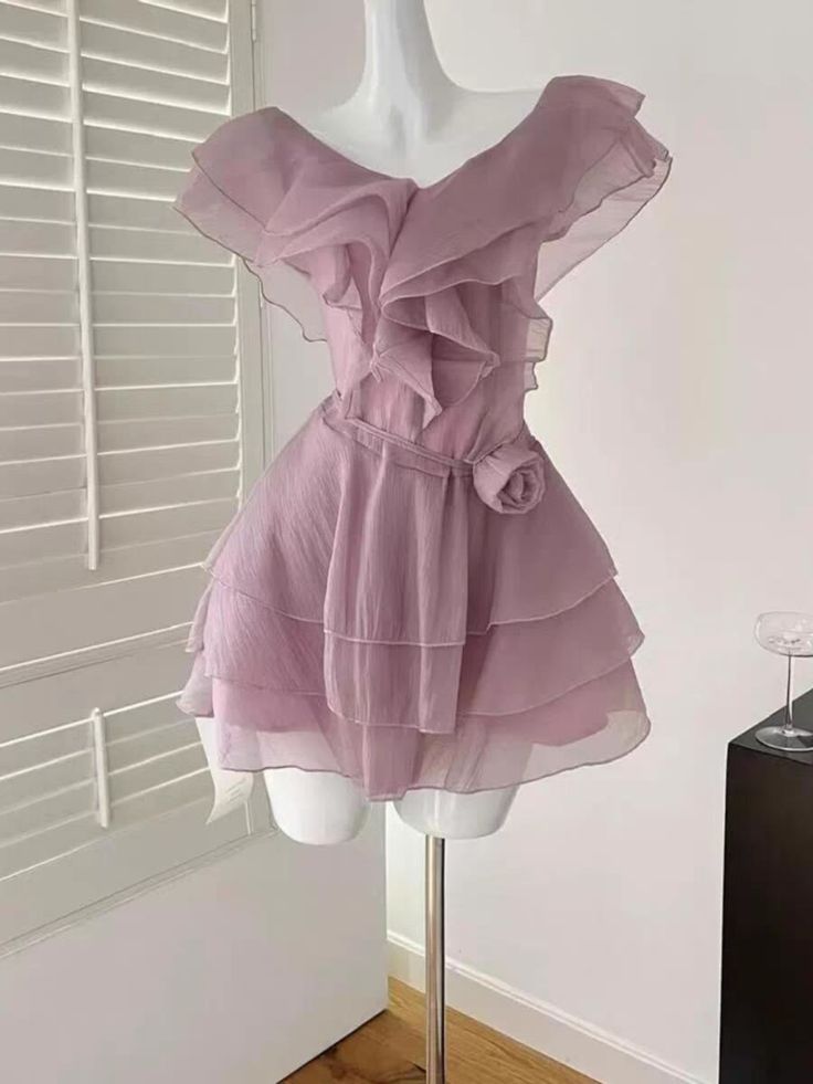 Chic 19th A Line V Neck Chiffon Tiered Short Homecoming Dress Birthday Outfits