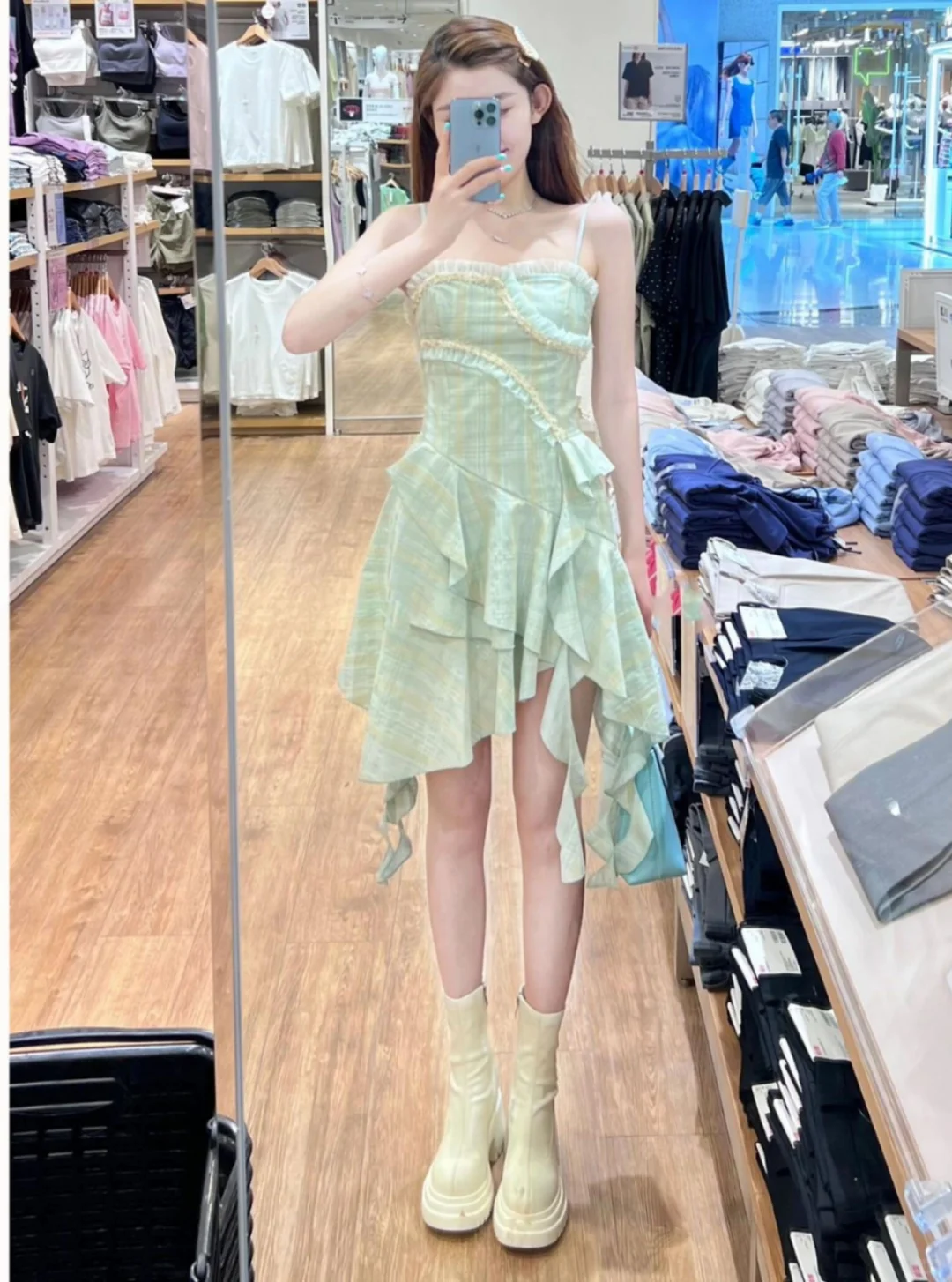 Pretty A Line Spaghetti Straps Satin Ruffles Short Homecoming Dress 17th Birthday Outfits