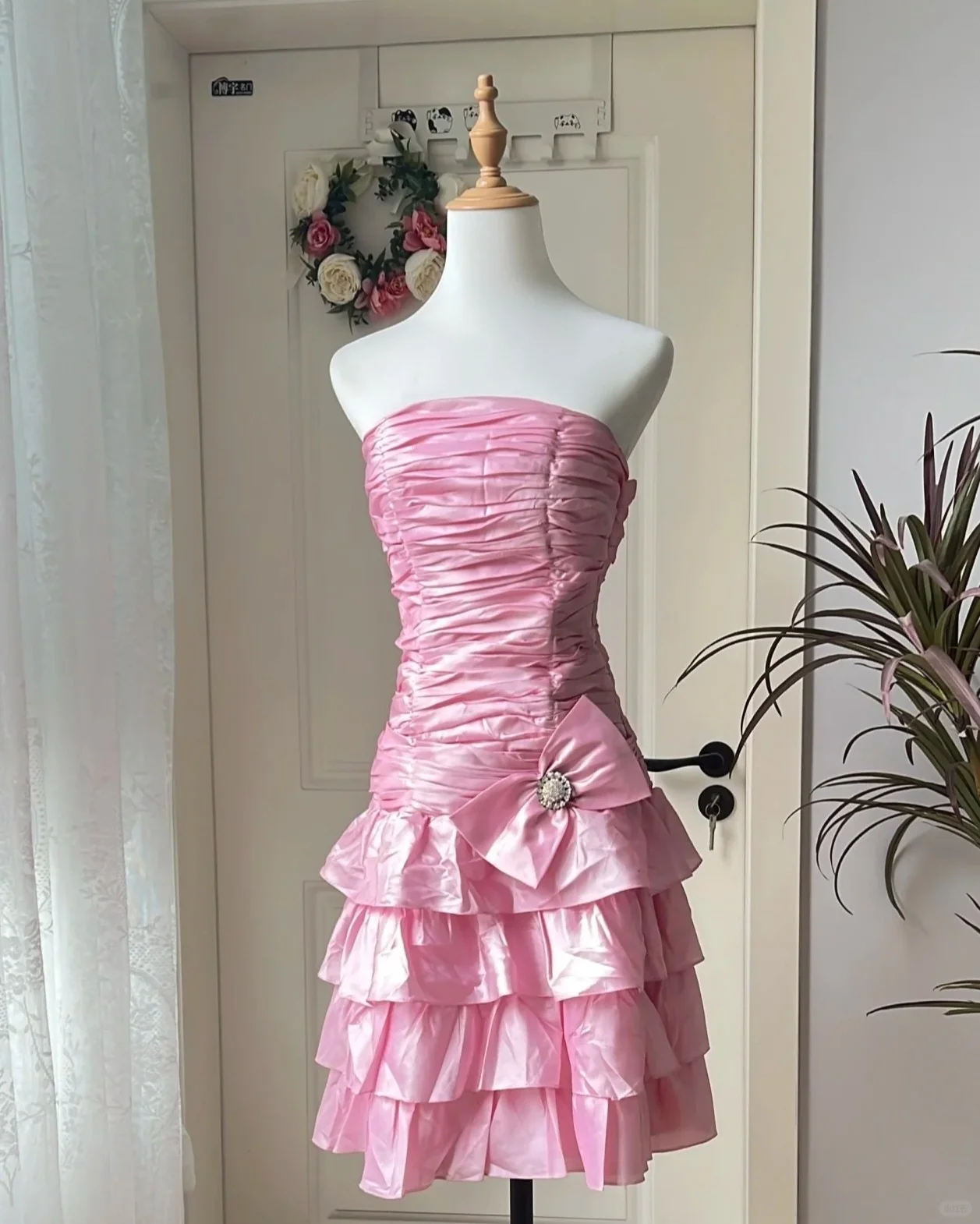 Vintage A Line Strapless Pink Satin Pleated Short Homecoming Dress 17th Birthday Outfits