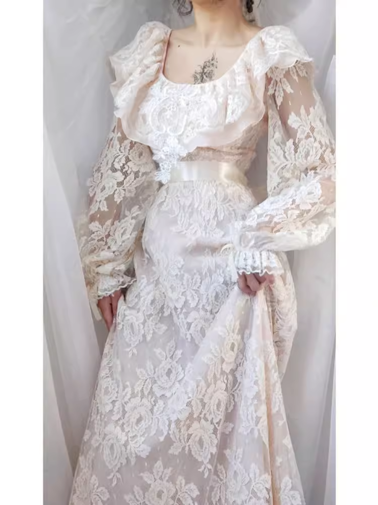 Vintage A line U Neckline Long Sleeves Lace White Wedding Dresses