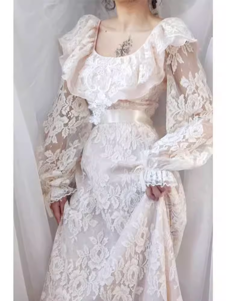 Vintage A line U Neckline Long Sleeves Lace White Wedding Dresses