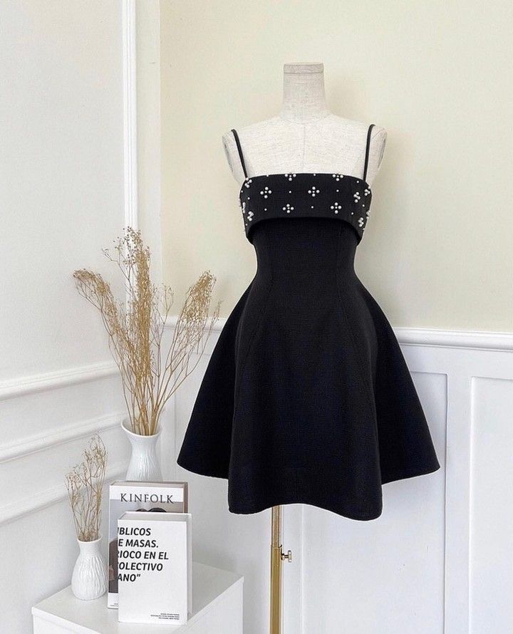 Cute A Line Spaghetti Straps Black Satin Beads Short Homecoming Dress 17th Birthday Outfits