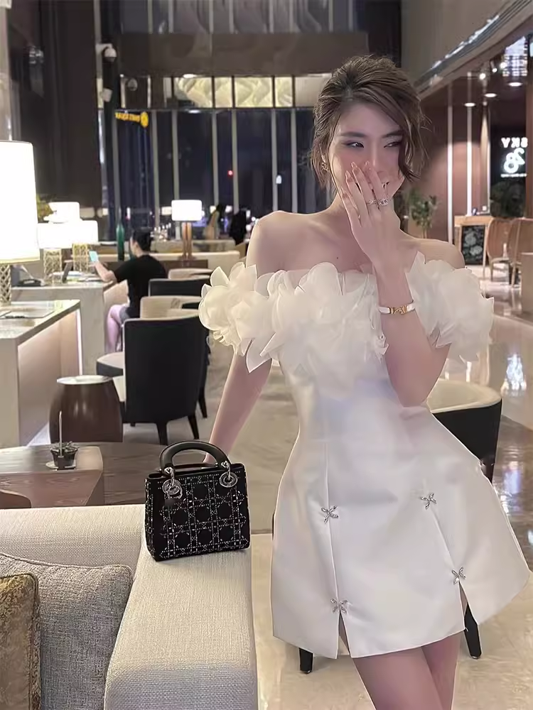 Sexy A line Strapless White Short Homecoming Dress 19th Birthday Outfits