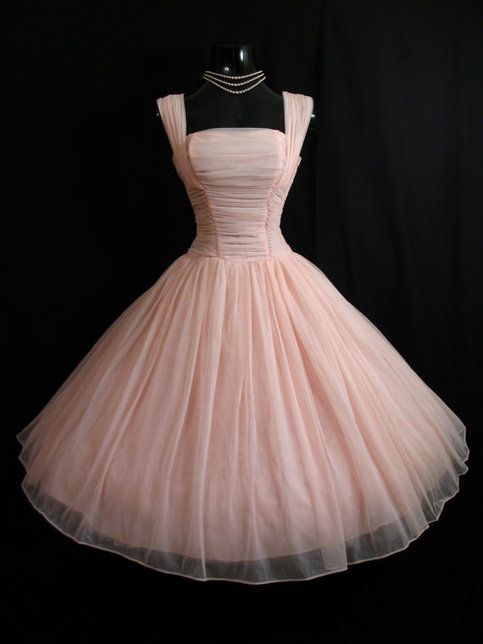 Stunning 50s Vintage Pink Short Homecoming Dress Party Dress