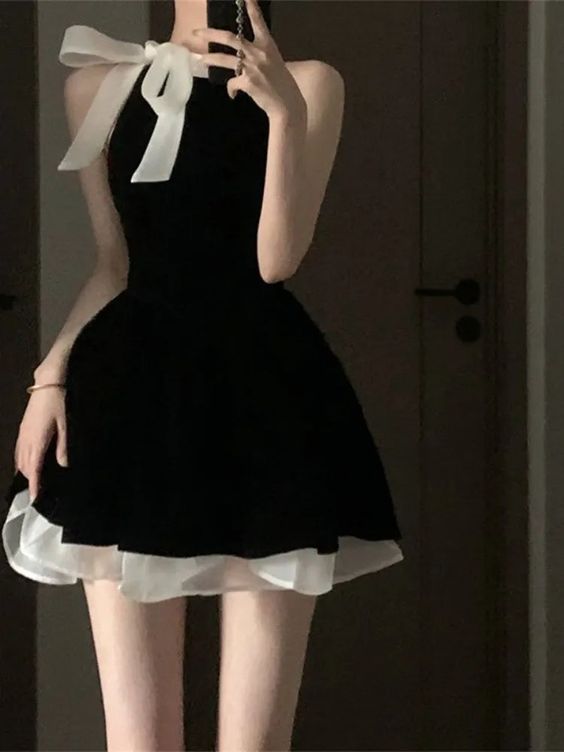 Chic A line High Neckline Black Short Homecoming Dress Tulle Party Dress