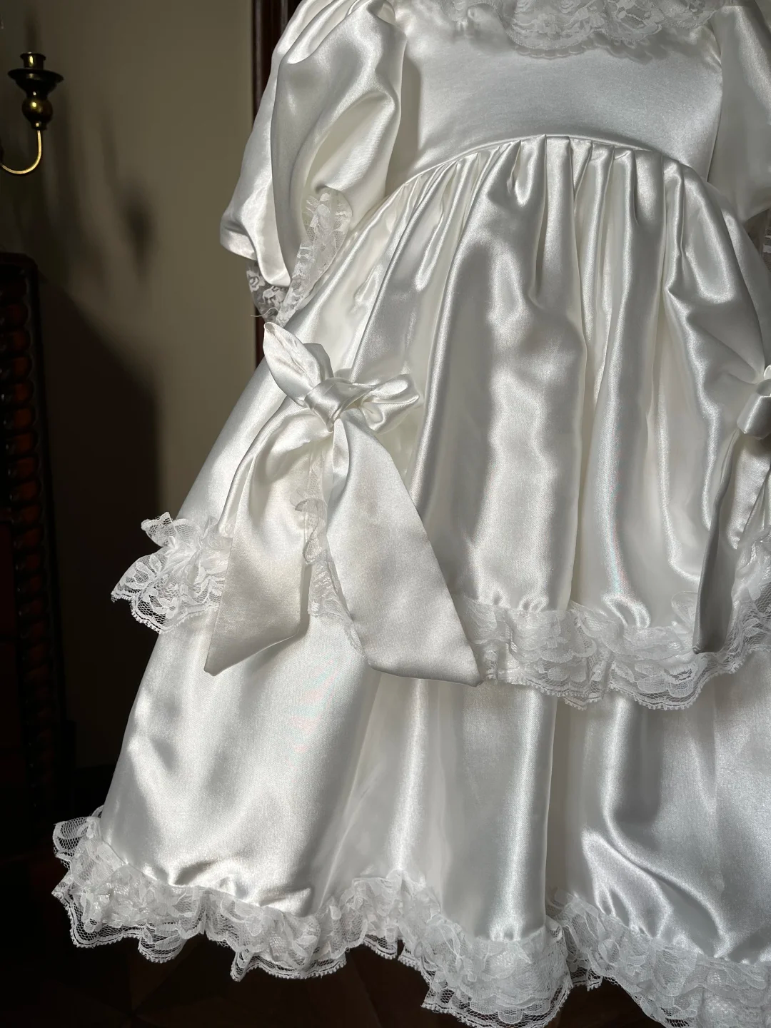 Vintage Princess A Line Tiered Satin Lace With Short Sleeves Flower Girl Dress
