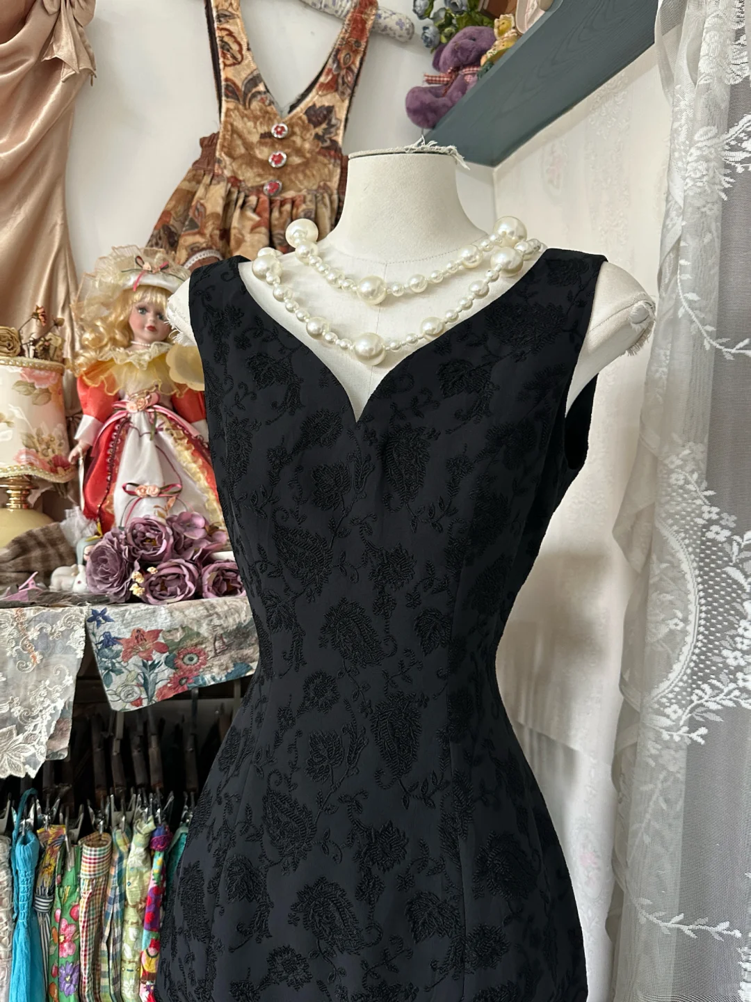 Charming Sheath Mermaid V Neck Black Satin Long Prom Dress, Evening Dress