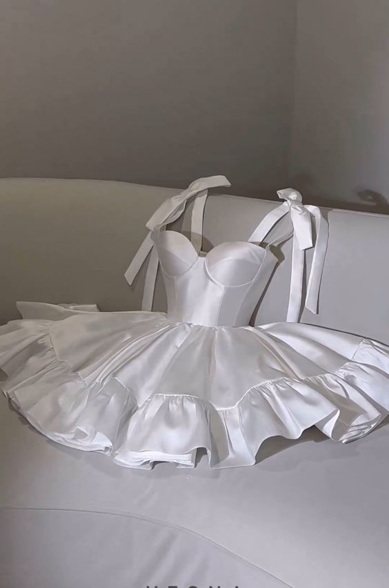 Chic A line Satin Straps Short White Homecoming Dress 20th Birthday Outfits