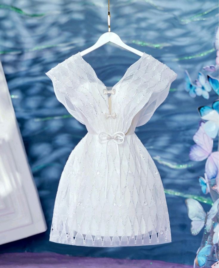 Chic A line V neckline Short Sequin White Homecoming Dress 20th Birthday Outfits