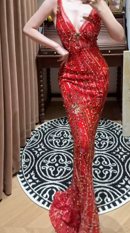 Luxurious Mermaid V Neck Red Sequin Beaded Without Sleeves Long Prom Dress, Evening Dress