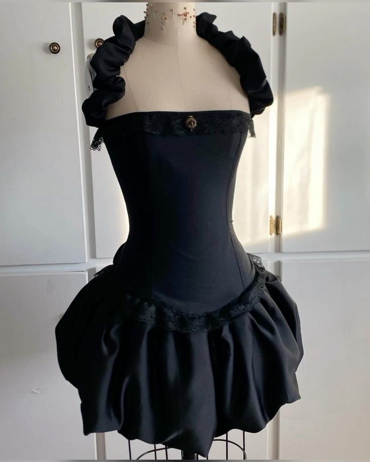 Vintage A line Strapless Short Black Homecoming Dress 19th Birthday Outfits