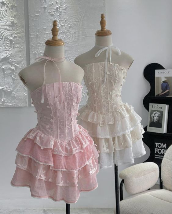 Vintage A line Strapless Sleeveless Lace Mini Homecoming Dress