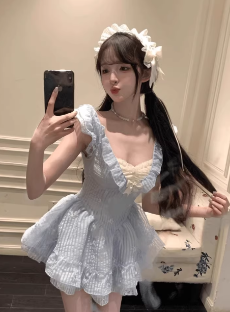 Sweet and innocent blue V-neck bow-tie short dress