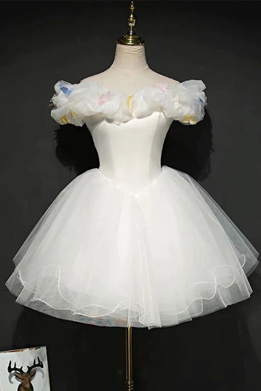 Simple Ball Gown Off The Shoulder Short Birthday Outfits White Homecoming Dress