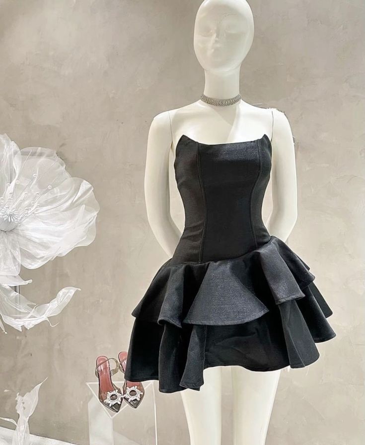 Elegant A line Strapless Short Birthday Outfits Black Homecoming Dress