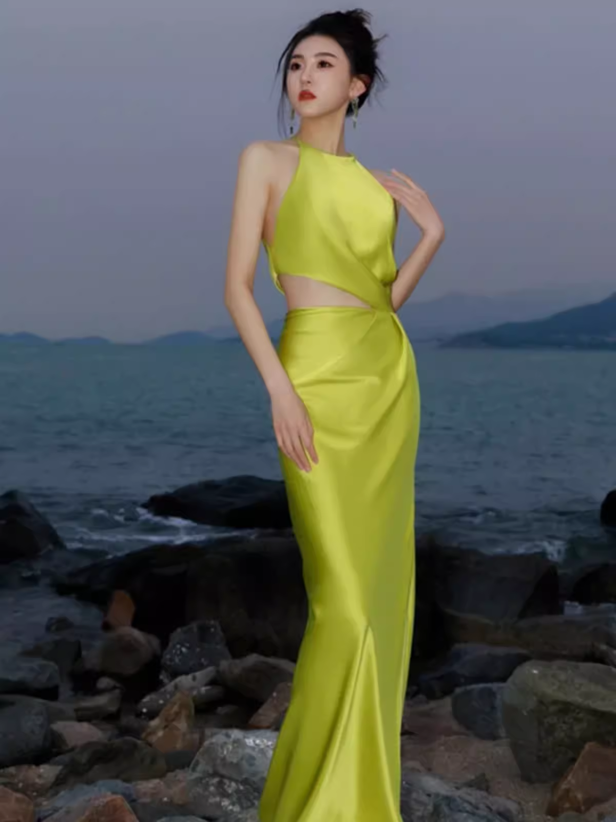 Sexy Mermaid Halter Bud Green Silk Satin Long Prom Dress