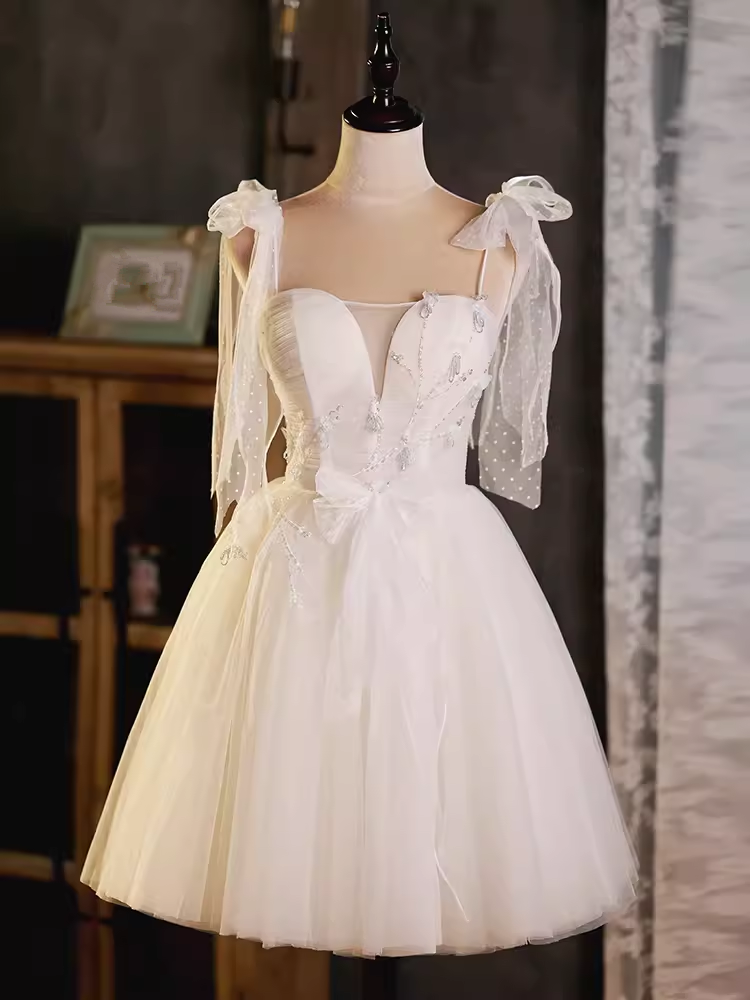 Sexy A line Straps Tulle White Short Homecoming Dresses