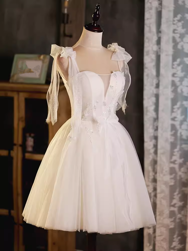 Sexy A line Straps Tulle White Short Homecoming Dresses
