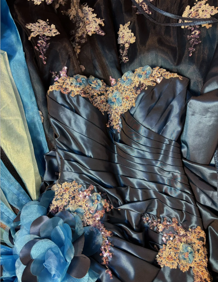 Pretty Blue Spaghetti Straps Satin Pleated Appliques Beaded Mermaid Evening Dress Long Prom Dress
