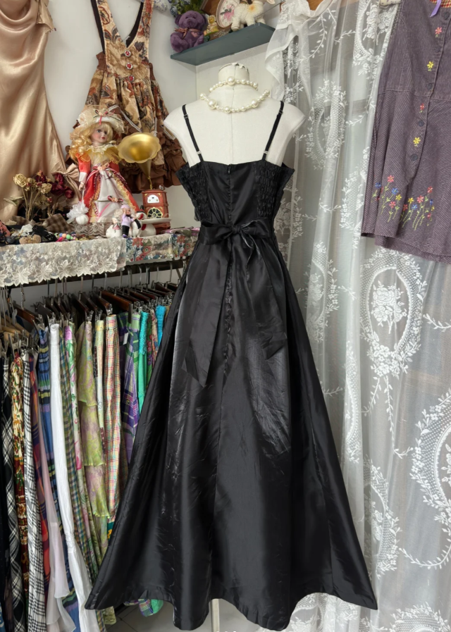 Fashion Black Sapghetti Straps Satin Pleated Beaded Long Birthday Party Dress Formal Evening Dress