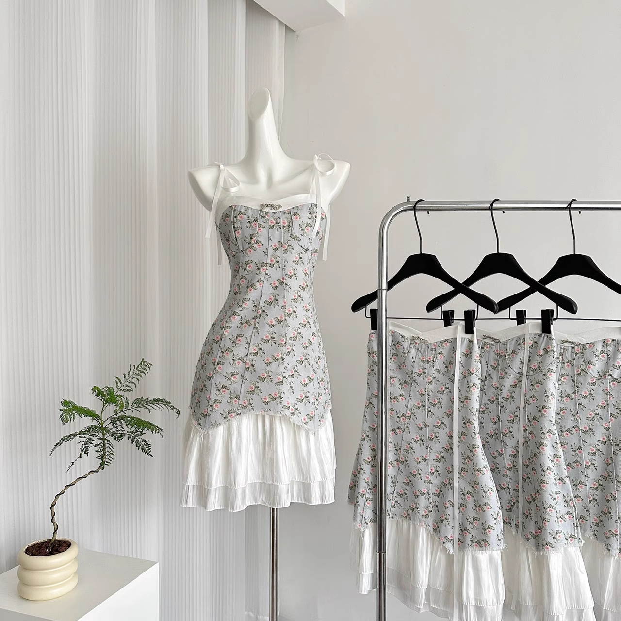 Cute A line Spaghetti Straps Blue Sleeveless Floral Dress Short Holiday Dresses