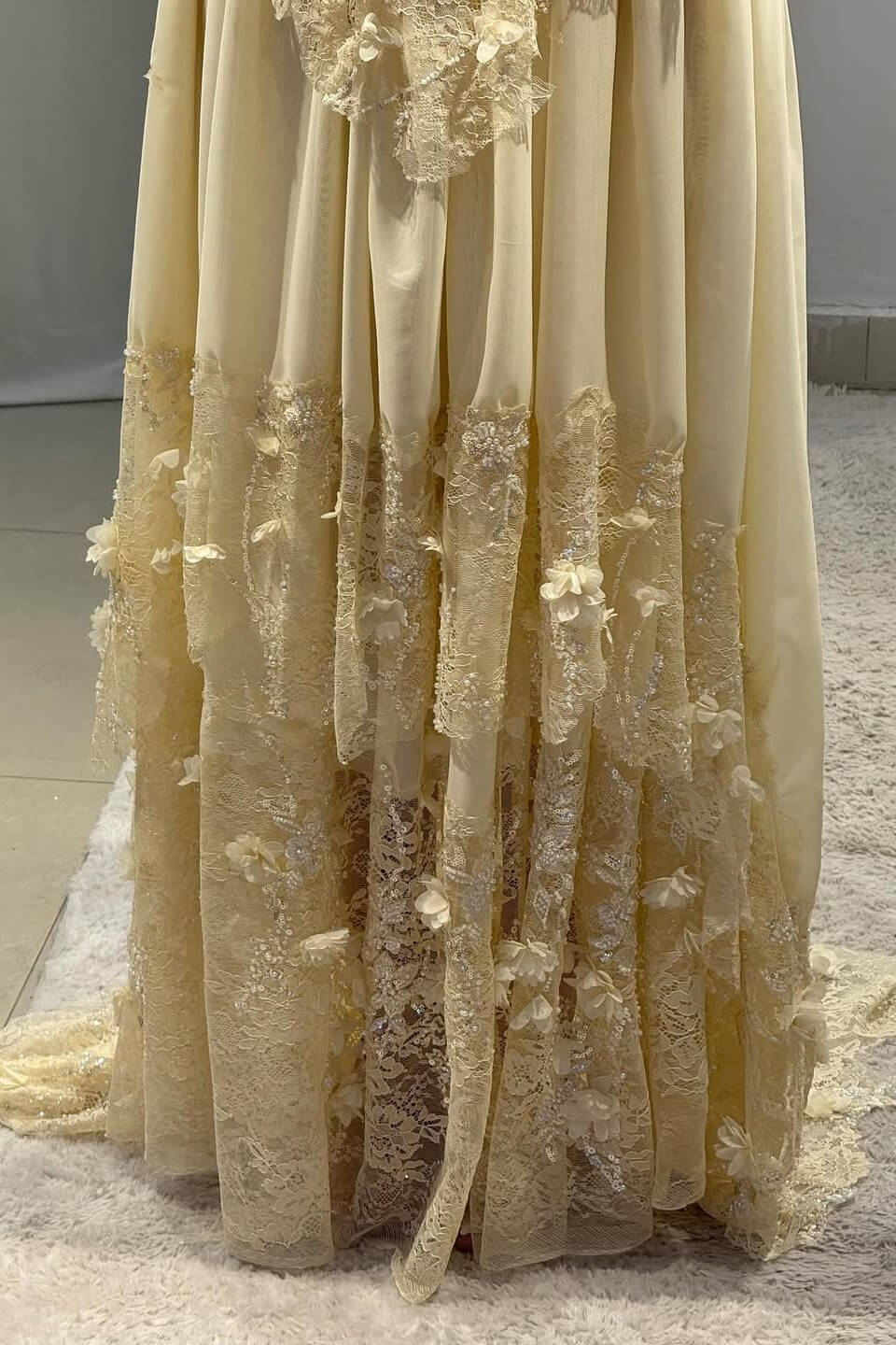 Vintage Yellow A-line Lace Train Prom Dress Evening Dress