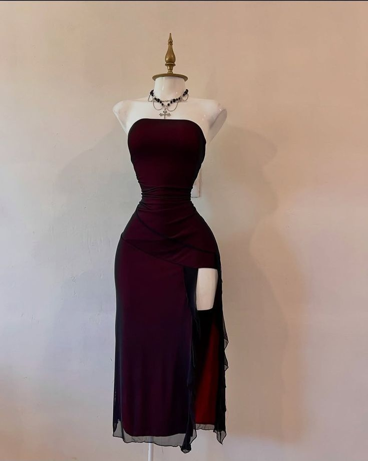 Vintage Burgundy Strapless Sheath Slit Cocktail Dress Short Birthday Party Dress