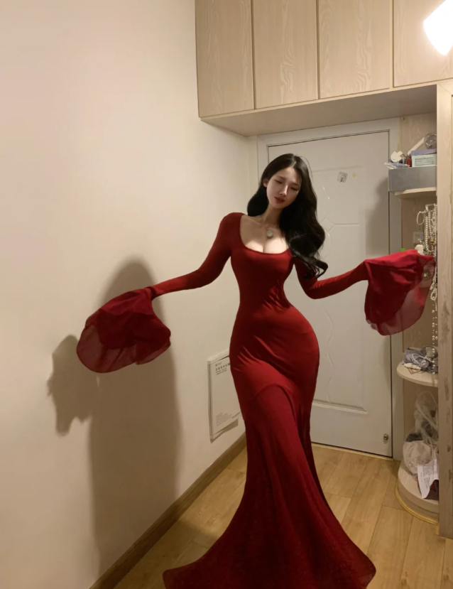 Charming Red Chiffon Mermaid Long Party Dress Prom Gown