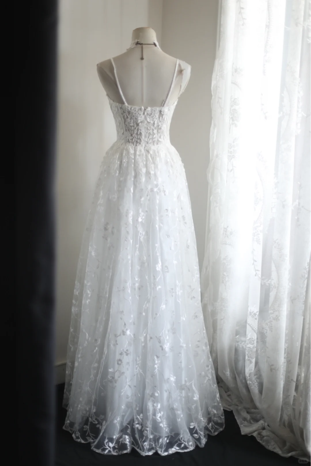 Vintage White Spaghetti Straps Lace A Line Wedding Dress Guest Dress