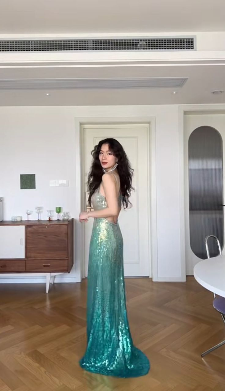 Sparkly Spaghetti Straps Ombre Green Sequin Mermaid Long Party Dress Evening Gown