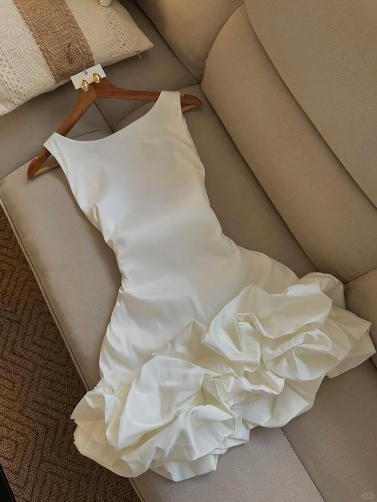 Simple Strapless White Satin Pleated Short Vacation Dress Formal Birthday Outfits