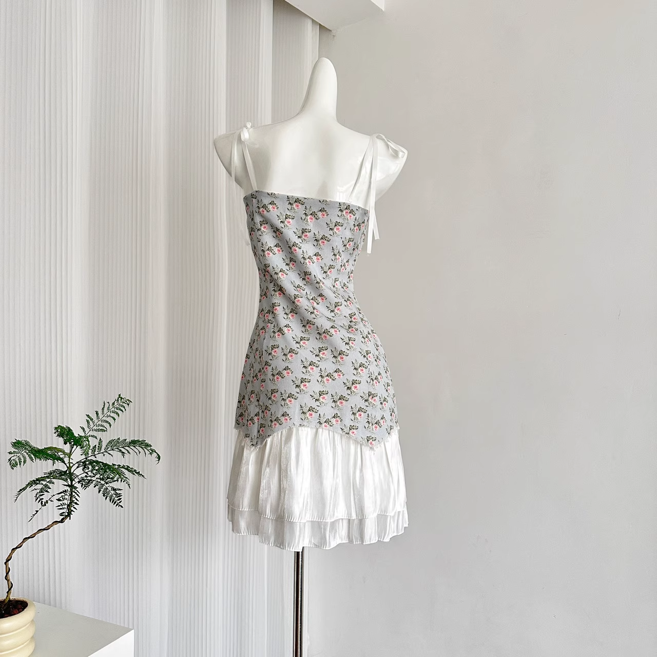 Cute A line Spaghetti Straps Blue Sleeveless Floral Dress Short Holiday Dresses