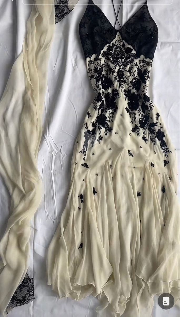 Ivory Mermaid Chiffon Appliques Beaded Prom Dress Spaghetti Strap Party Gown