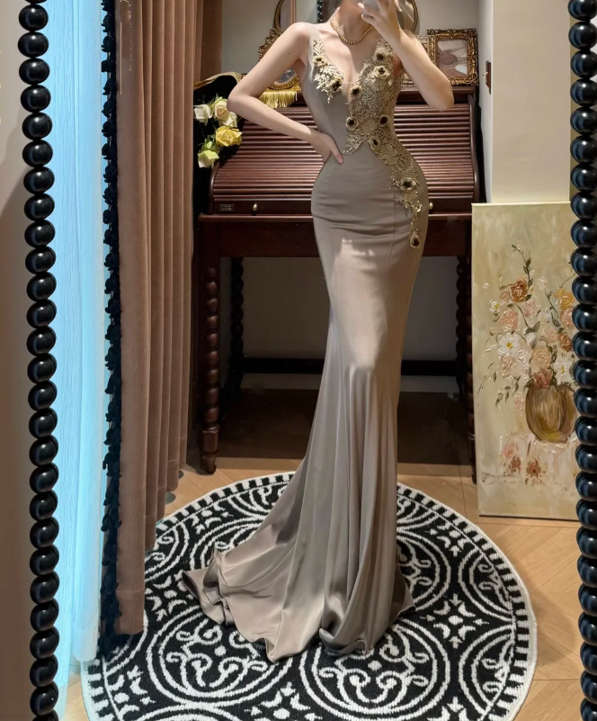 Vintage V Neck Satin Lace Appliques Mermaid Party Dress Evening Gown Long Wedding Guest Dress
