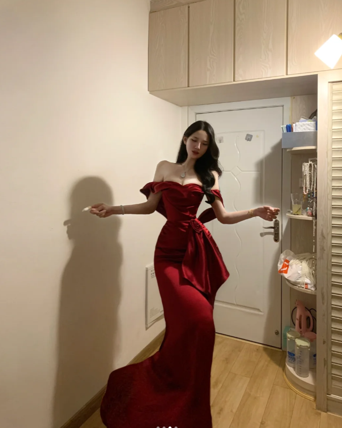 Pretty Red Off The Shoulder Satin Mermaid Long Evening Dress Formal Guest Dress