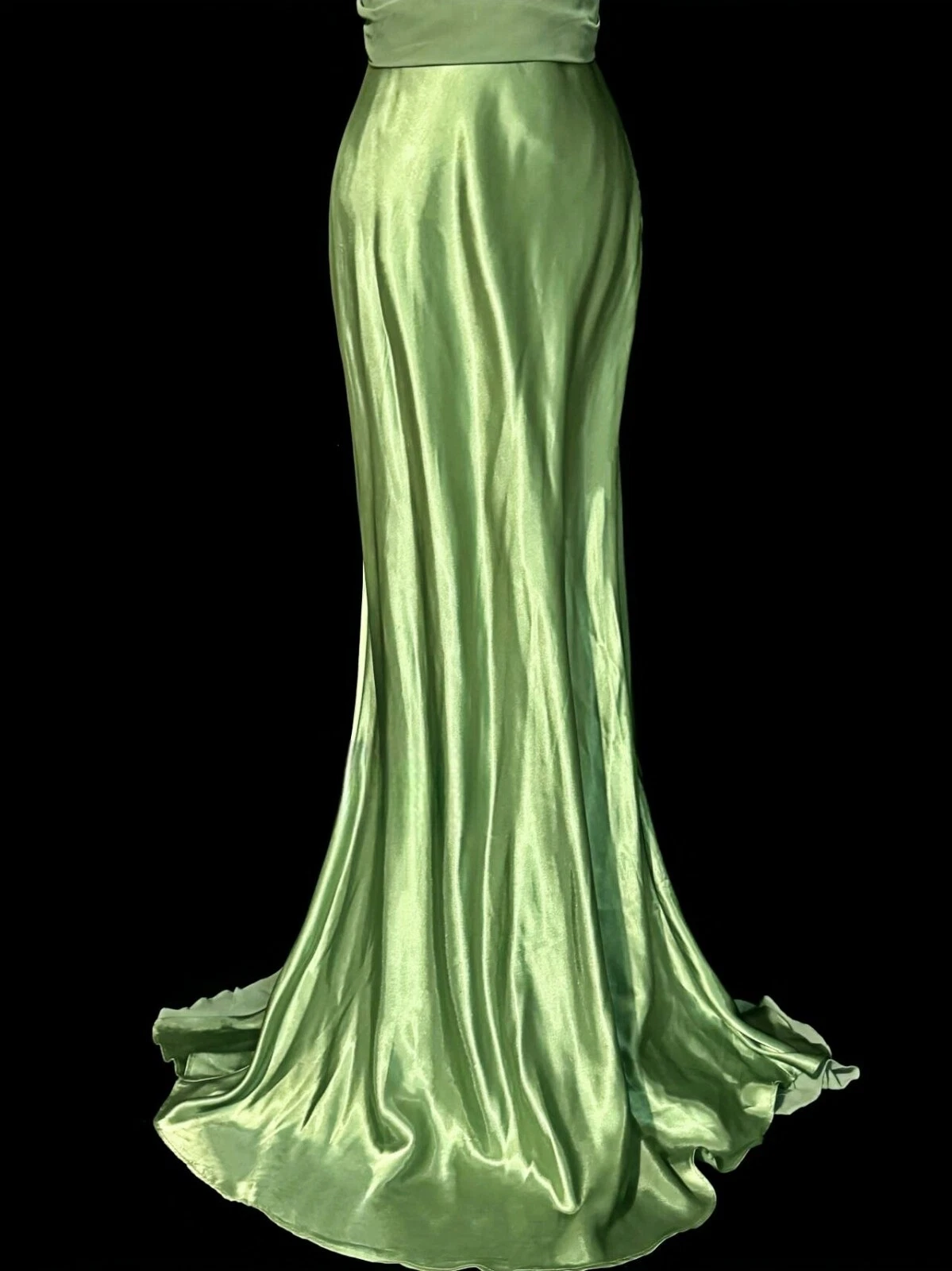 Sexy Green Prom Dress Satin V-Neck Backless Pleated Evening Dress