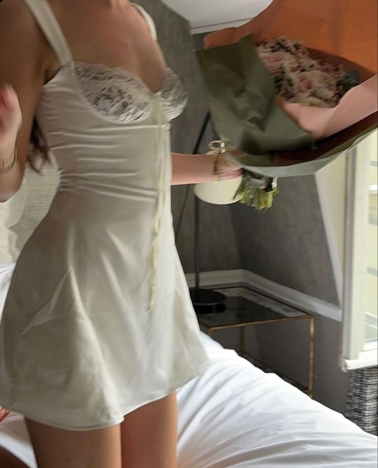 Sexy Sweetheart Neck Lace Satin White Short Cocktail Dress Formal 7th Grade Homecoming Dress
