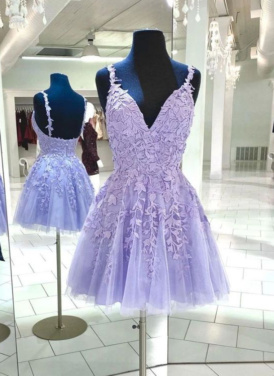 A-line V Neck Homecoming Dress With Appliques