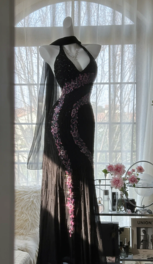 Charming Halter V Neck Black Chiffon Sequin Beaded Mermaid Long Evening Dress Formal Birthday Party Dress