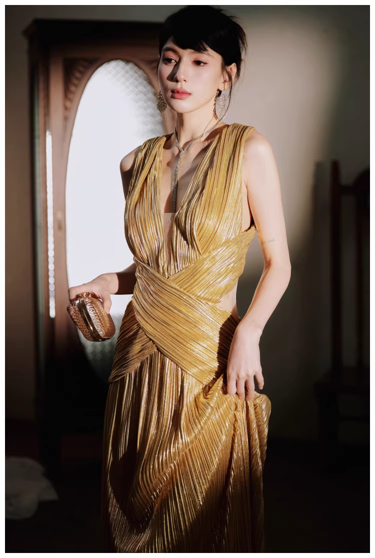 Gorgeous V Neck Gold Satin Pleated Long Evening Dress 19th Birthday Outfits