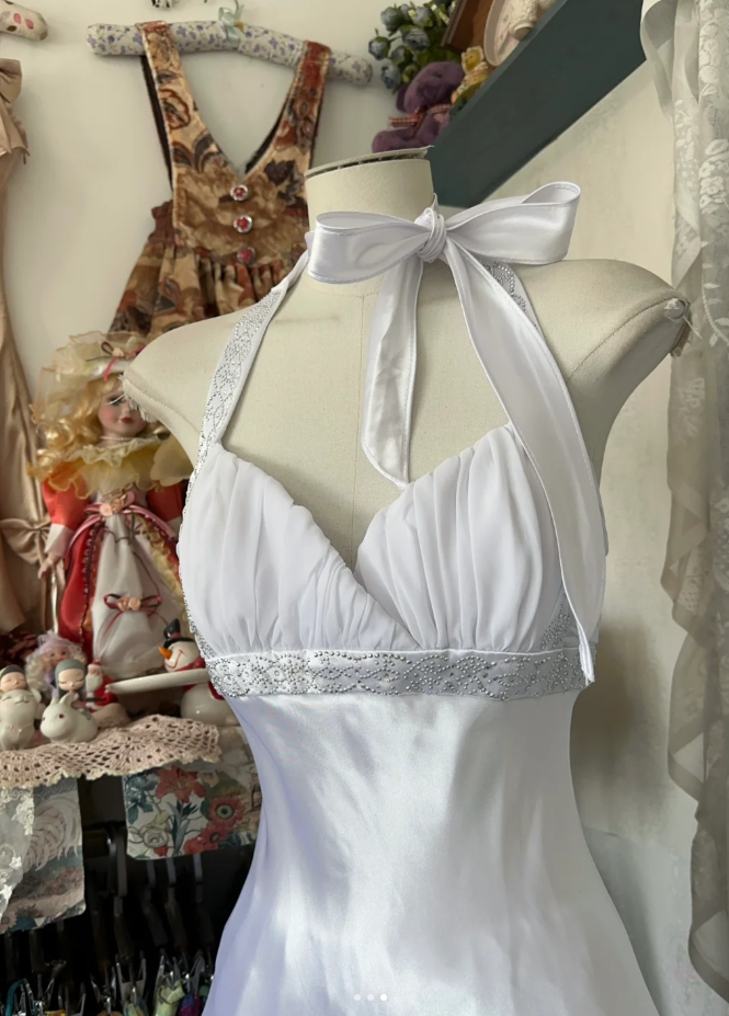 Elegant White Halter satin Beaded Long Wedding Guest Dress Backless Mermaid Evening Dress