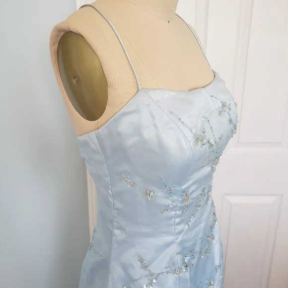 Elegant Light Blue Tulle Sequins Beaded Evening Dress Layered A Line Party Prom Dress