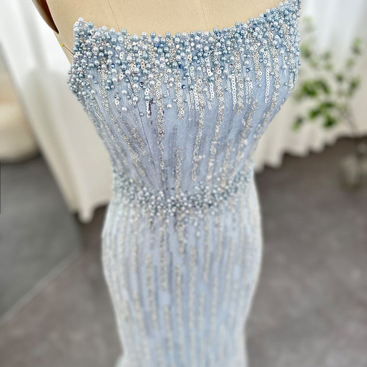 Light Blue Pearls Luxury Dubai Evening Dresses Elegant Strapless Formal Prom Gowns