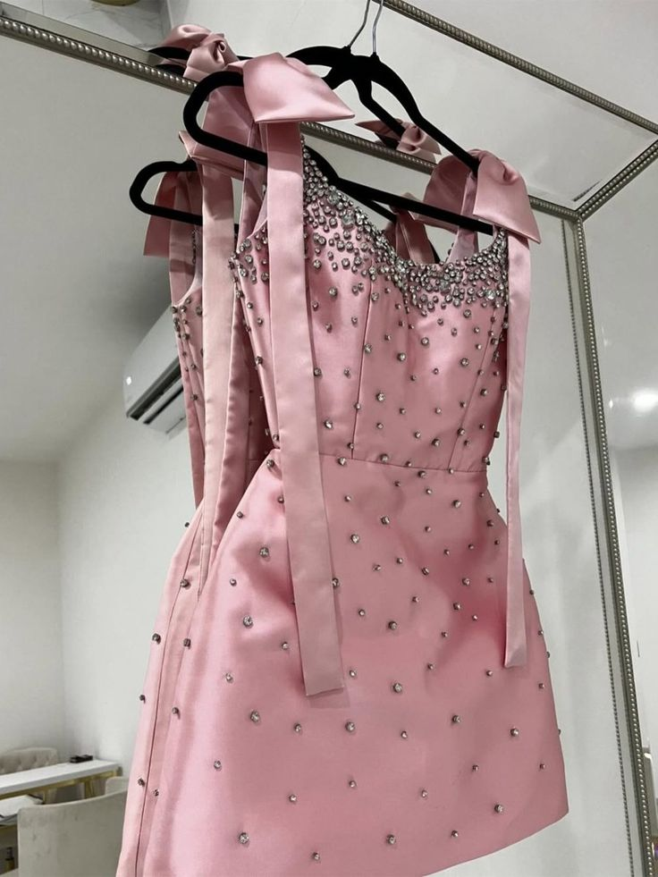 Cute Pink Square Neck Satin Beaded Short Birthday Outfits Strapless Homecoming Dress With Bow