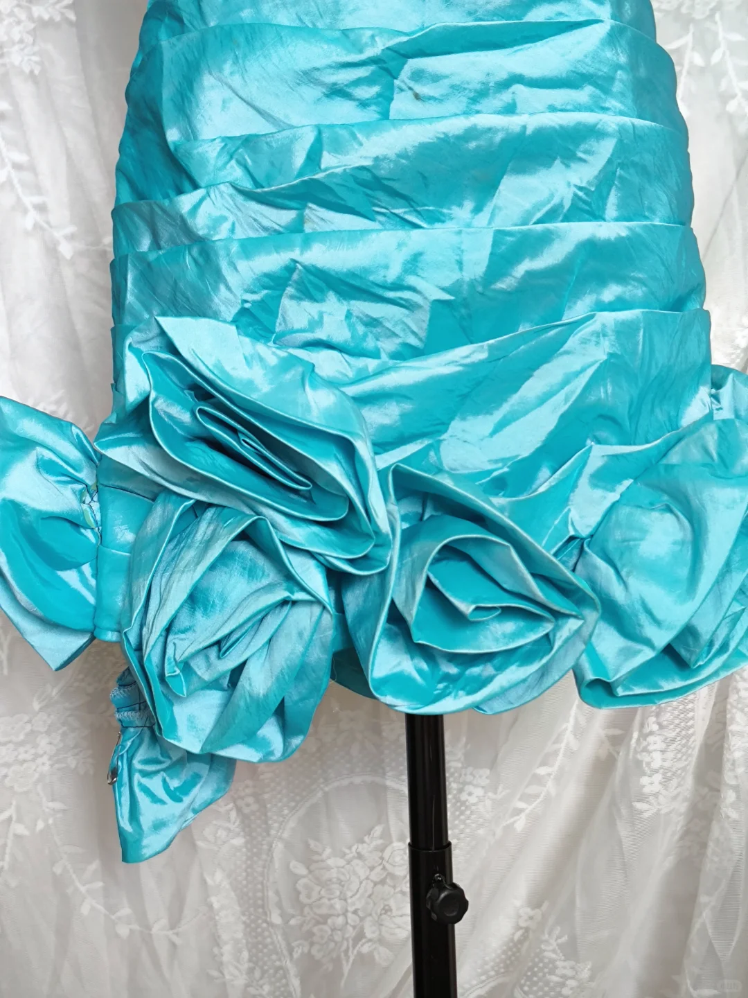 Vintage Blue Strapless Satin Pleated Short Party Dress Rose Flowers Hem Homecoming Dress