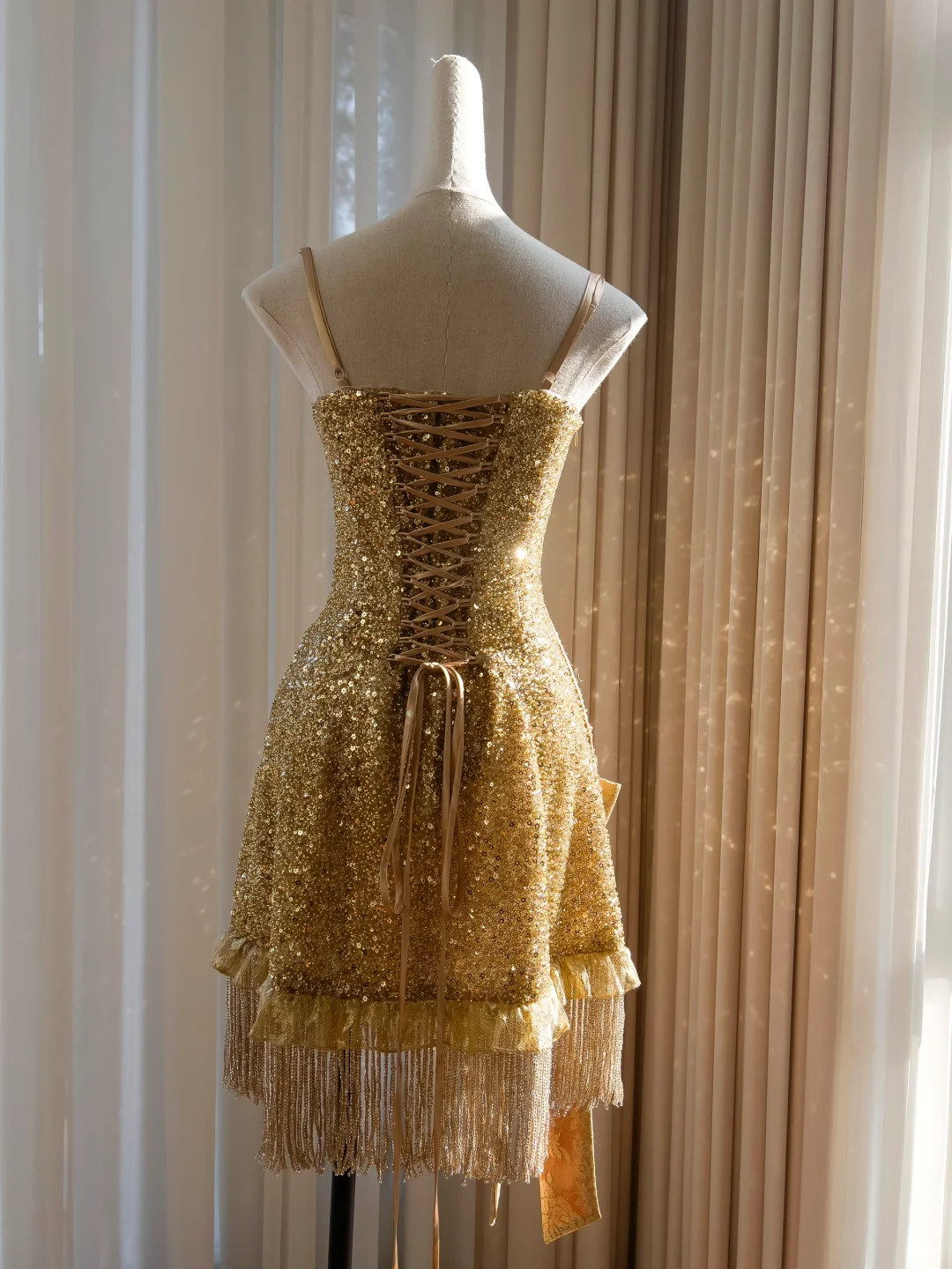 Sparkly Gold Sequin Sheath Cocktail Dress Short Graduation Homecoming Dress