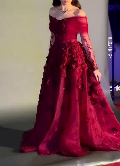 Pretty Off The Shoulder Ball Gown Red Organza Appliques Long Party Dress Birthday Outfits
