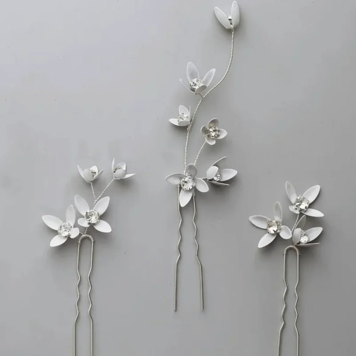 Rhinestones Crystal Hair Pin Clip White Flower Head Piece Women Brides Bridesmaids Hairpins Wedding Accessories Bridal Jewelry silver color